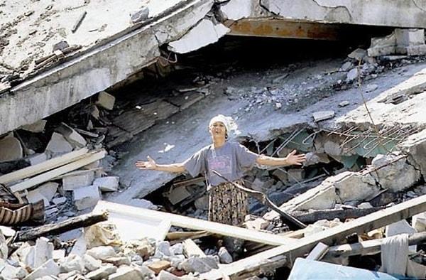 16. 1999 Marmara Depremi... Büyük bir can ve mal kaybına neden olan depremin hâlâ etkileri devam ediyor. Bu kara günde sesini duyduklarımızı kurtardık. Peki ya duymadıklarımız?