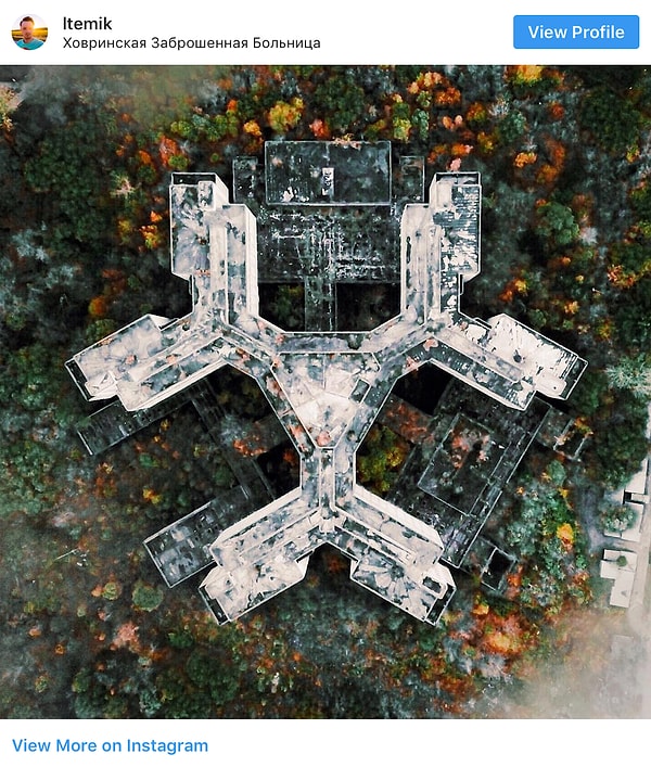 2. Для строительства был выбран район Ховрино, в котором по тем временам не распологалось ни одного крупного лечебного учреждения.