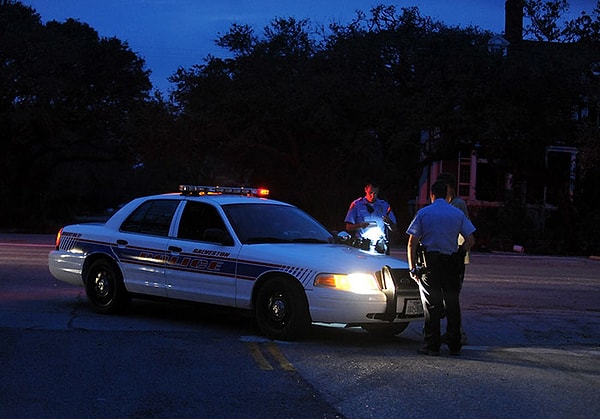 16. Полиция всегда опаздывает: