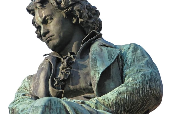 8. Сколько симфоний написал Бетховен?