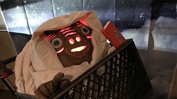 8. "Инопланетянин"