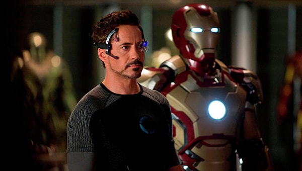 8. Настоящее имя Железного человека...