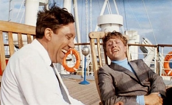 9. "Шампанское по утрам пьют или аристократы, или ... ." ("Бриллиантовая рука")