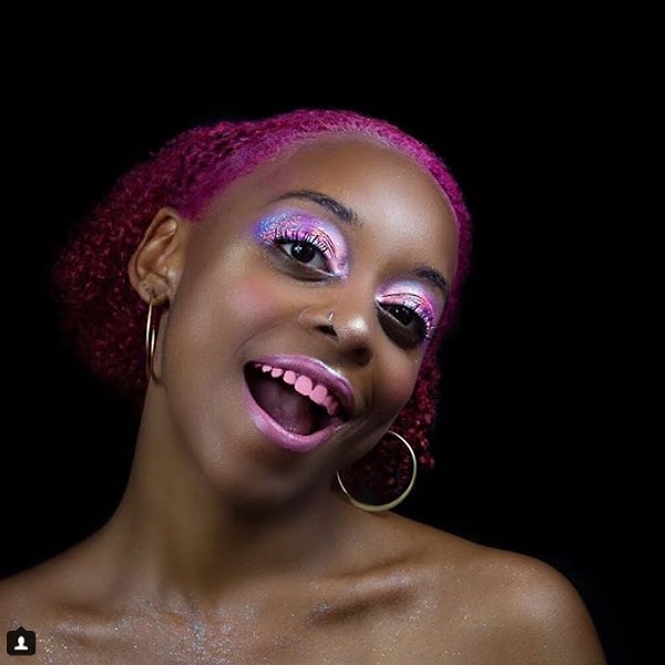 Придумал этот "чудо-лак" визажист по имени Дэвид Сильверштейн.