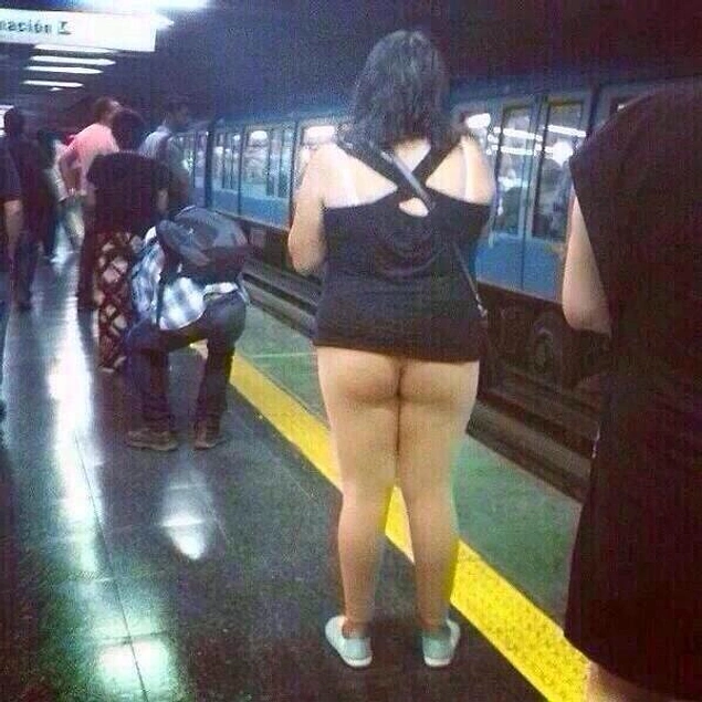 Another Day Another Craze: Skin-Colored Leggings To Make Your Bottom Half Look Naked!
