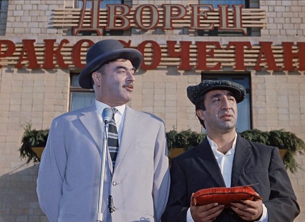 7. Вспомнили, в каком фильме появился этот замечательный актерский дуэт?