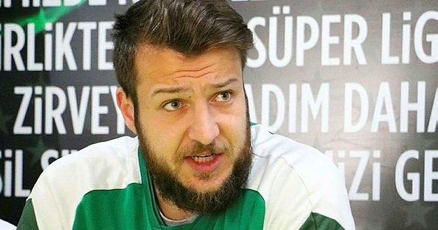 2017/18 sezonunda ise Sakaryaspor forması giyen Batuhan, 22 maçta attığı 12 golle takımına katkı sağlamış olsa da disiplinsiz davranışlarından dolayı kadro dışı kaldı.