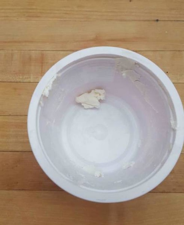 9. "Количество сыра, которое мой супруг оставил сегодня в холодильнике"