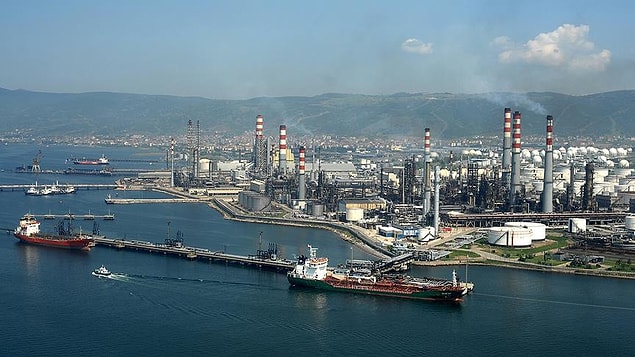 Bugün itibariyle hayata geçen ikinci yaptırım paketi çerçevesinde ülkenin liman işletmecileri, tersaneleri ve deniz taşımacılığı sektörü ambargo kapsamına alınıdı.