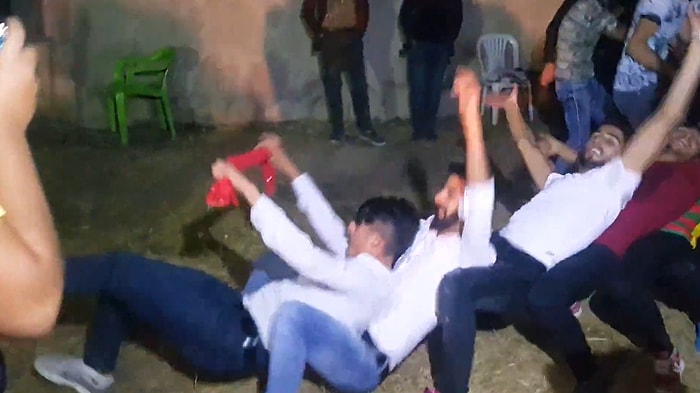 Düğünlerin Vazgeçilmezi Halayı Bambaşka Boyuta Taşıyan Gençler