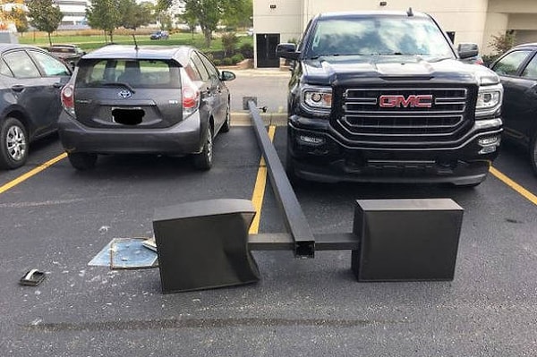 18. У этих двоих, видимо, очень сильные ангелы-хранители