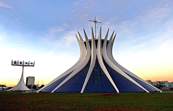 10. И заключительный вопрос. В какой стране мира можно увидеть этот собор?