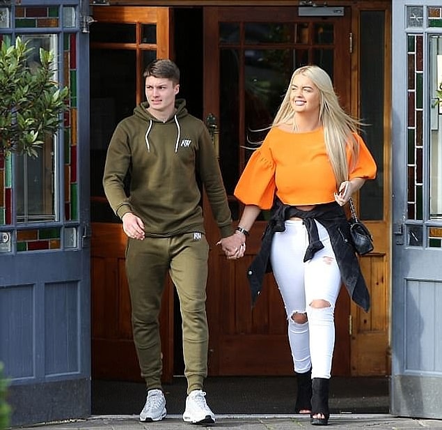 She also announced that she had broken up with her 19-year-old footballer boyfriend on Instagram!