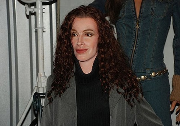 7. Чья это восковая фигура?