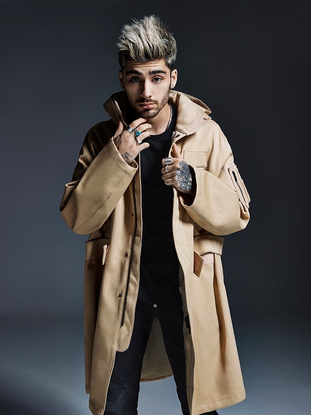 Bu açıklama British Vogue'a isimli dergiye verdiği bir röportajdan alıntı bu arada. Zayn'ın sözleri şöyle başlıyor: "İnsanların dini inançların yalnızca kendilerini ve inandıkları kişi ya da şeyleri ilgilendirdiğini düşünüyorum"