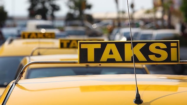 Sadece İstanbul'da 17 bin 395 tane taksi yolları aşındırıyor. Günde, 8-12 saat çalışan şoförler ise günlük 125-150 lira arası kazanıyor📌