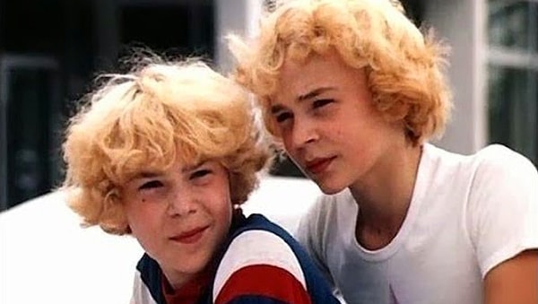 10. Как звали мальчика - двойника робота из фильма "Приключения Электроника"?