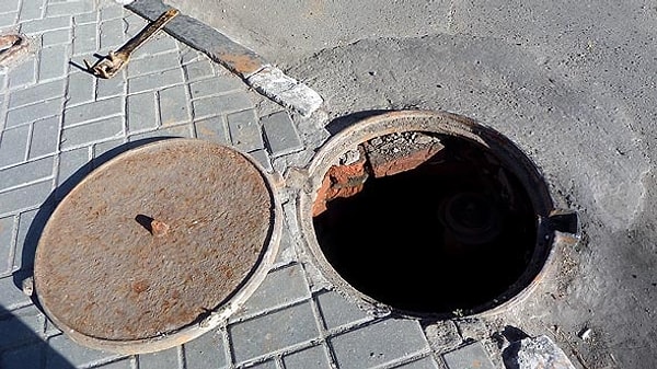 4. Допустим, человек все же наступил на этот самый люк. Как можно нейтрализовать действие приметы?