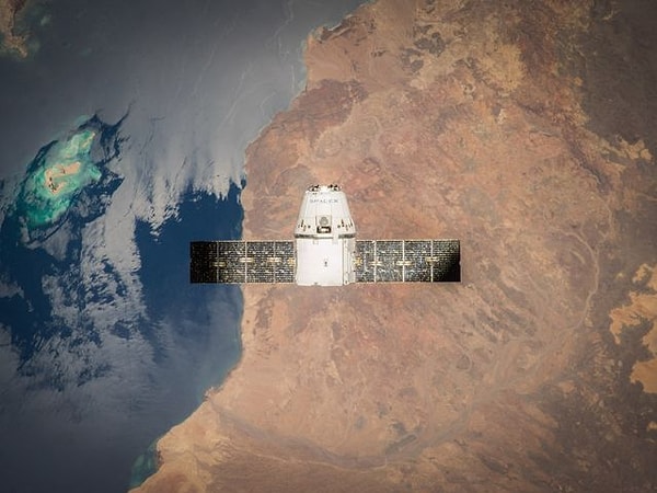 3. Сколько спутников на орбите Земли?