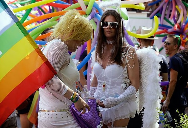 10. Самая толерантная к гомосексуализму страна