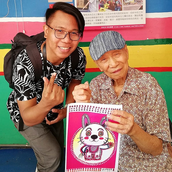 8. Многим эта деревня больше напоминает сказку, чем реальный город, при этом Хуана они считают своеобразной местной жизненной силой. Дедушка просыпается около 3 часов утра, чтобы заниматься своим увлечением.