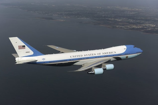 18. Sadece Air Force One uçağıyla uçabilirler.