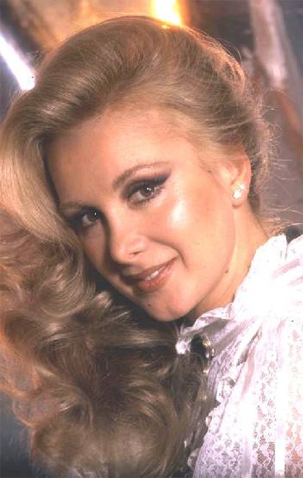 Filiz Akın