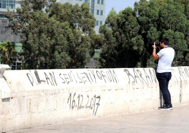 Adana Seyhan'daki 16 asırlık taş köprü yayalara açıldığından beri mahvediliyor.