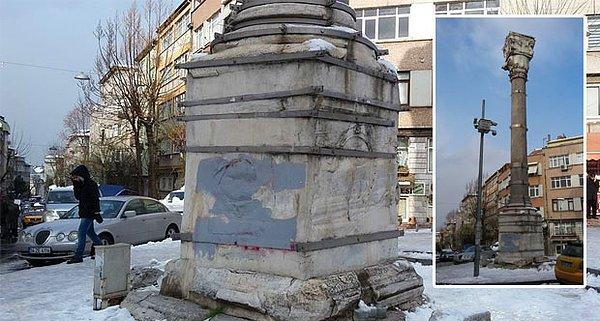 Türkiye'nin Unesco Dünya Kültür Mirası Listesi'nde yer alan tarihi cami tahtaya dönmüş durumda.