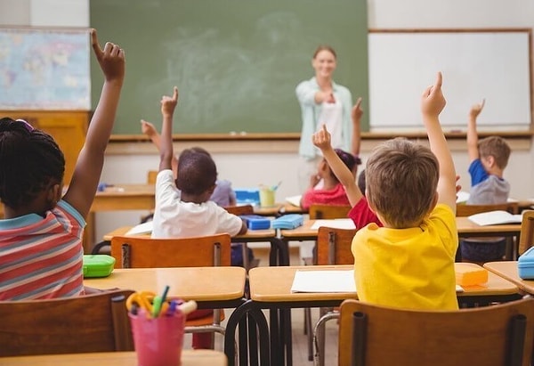 6. Как правильно написать словами следующую фразу: Не хватает около 450 учебников?