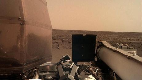 NASA, 6 Yıl Sonra Mars'a İndi: InSight Yüzeyden İlk Fotoğrafı Paylaştı