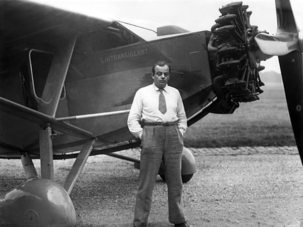 5. По мнению Экзюпери, настоящая любовь начинается там…