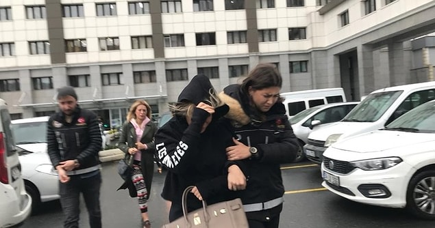 Ancak bugün Narkotik Suçlarla Mücadele Şube Müdürlüğü ekiplerince Esra Ersoy "uyuşturucuya özendirme", Ceyda Ersoy ise "uyuşturucu kullanma" suçlamasıyla göz altına alındılar.