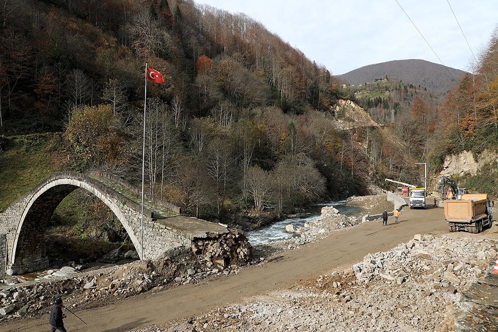 Koruma Altına Alınmıştı: Rize'de 300 Yıllık Köprü Yol Yapım Çalışmasında Tahrip Edildi