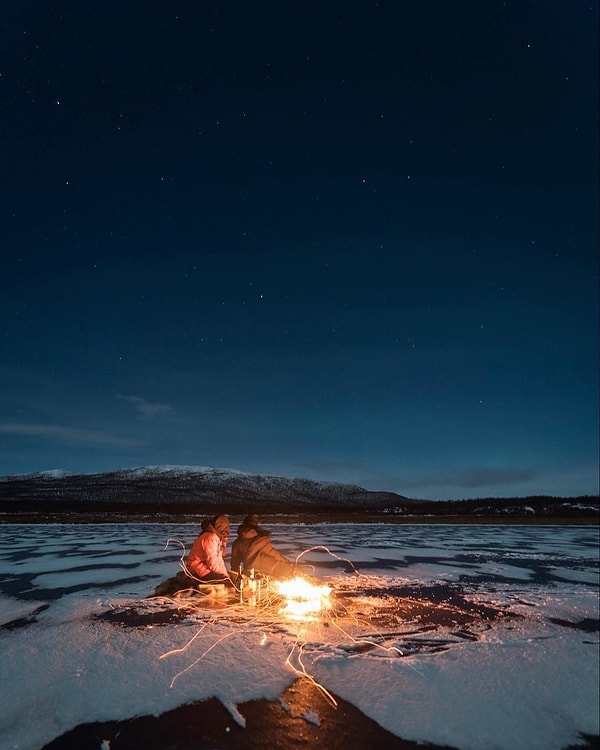 Фанаты и поклонники узнали об этом важном событии из Инстаграма, где девушка опубликовала красивое фото со словами "Черт возьми, ДА!!!".