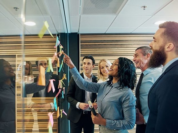 2. Ради проекта по работе вам нужно объединиться в команду с людьми, которых вы ненавидите. Что предпримете?