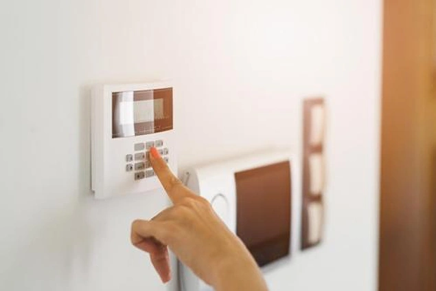 Ve sık sık eve dönüp hepinizin kapanıp kapanmadığını kontrol edin