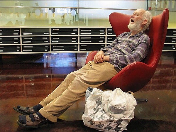 20. Не щадят ни старых...