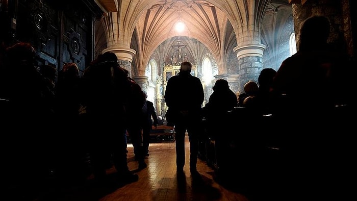 Hollanda'da Bir Kilise, Mülteci Ailenin Sınır Dışı Edilmesini Engellemek İçin 800 Saattir Ayin Yapıyor