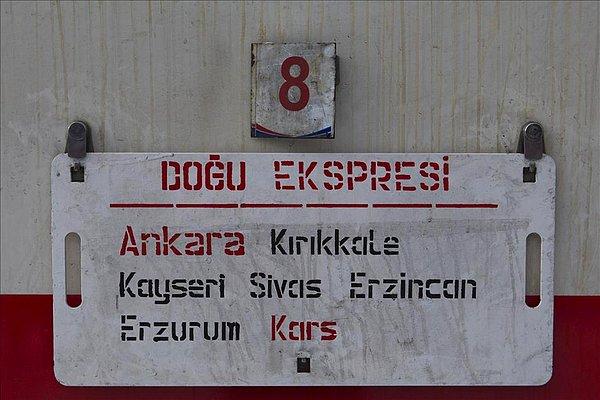 Özellikle genç kitle arasında popüler olan Doğu Ekspresi güzergahı Ankara-Kırıkkale-Kayseri-Sivas-Erzincan-Erzurum-Kars'tan oluşuyor.