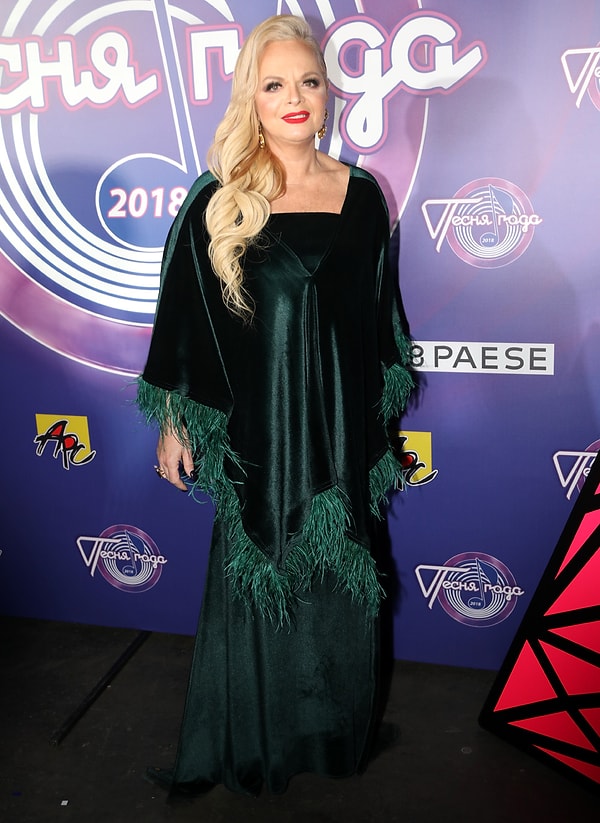 10. Лариса Долина