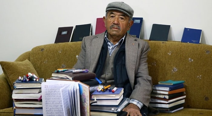 1966'dan Beri Köyündeki Olayları Defterlerine Yazan Mürsel Dede