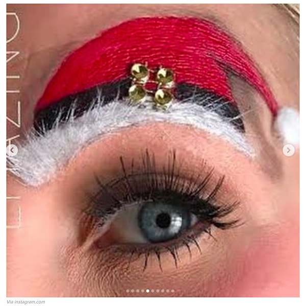 6. Шапка Санты также всегда остается актуальной.