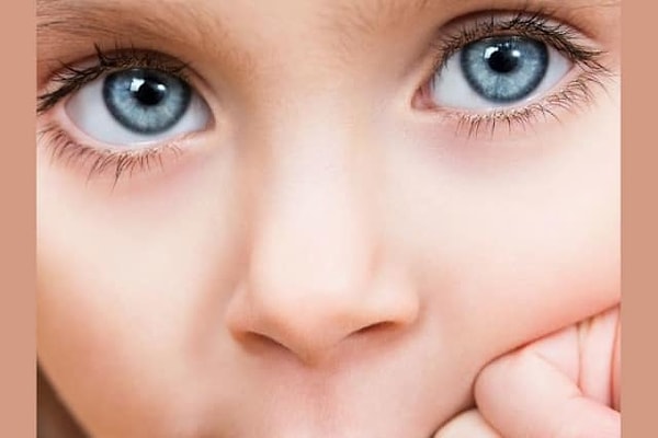 8. Какой цвет глаз наиболее близок к вашему?