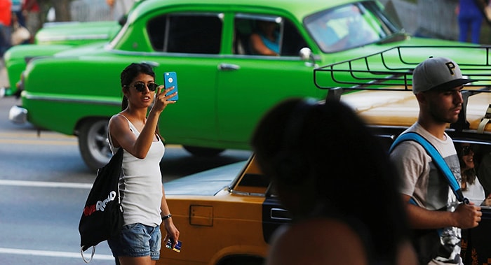 Больше не "дорого и медленно": мобильный интернет на Кубе стал безлимитным