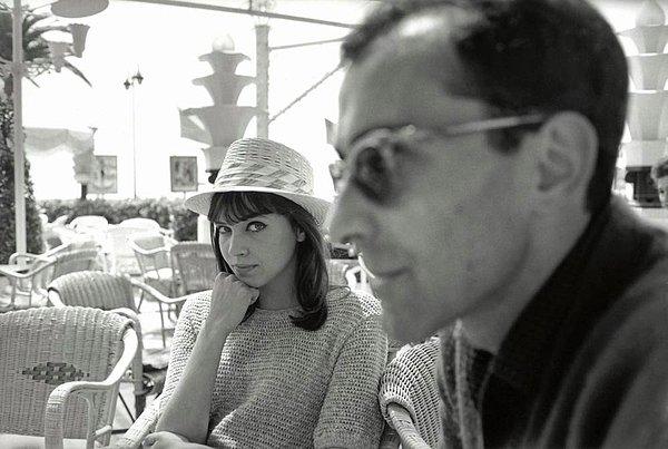 1. 3 Aralık 1930'da Fransız yönetmen, Jean-Luc Godard doğdu.