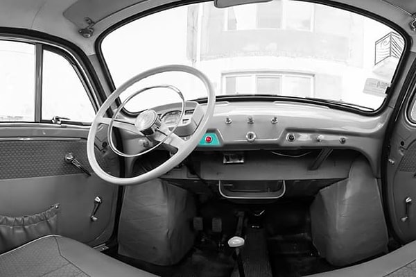 10. Когда загоралась стояночная лампа на торпедо "Запорожца-965"?