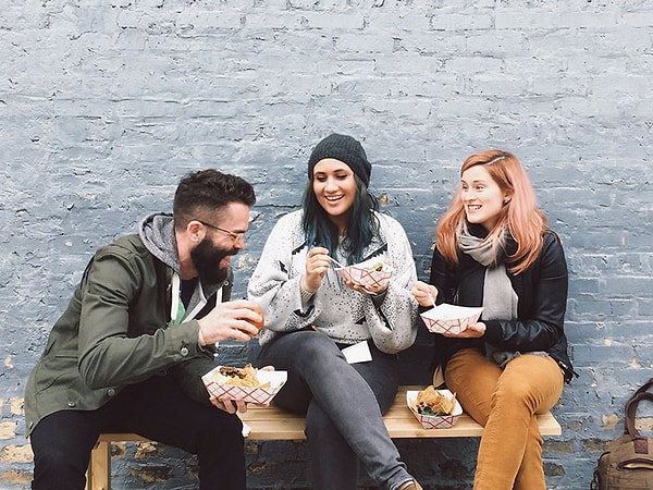 25. Должен ли мужчина ладить с вашими друзьями?