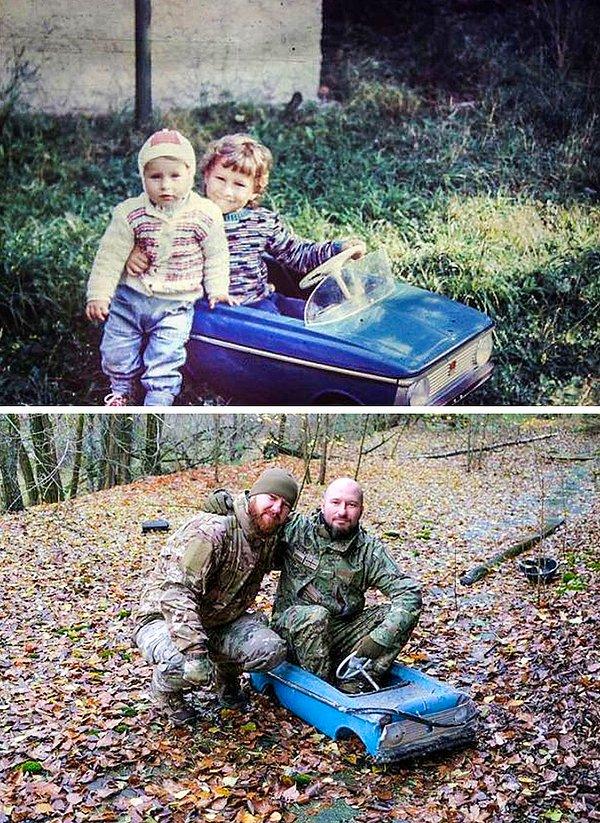 22. İki kardeş yıllar sonra aynı arabayla fotoğraf çekilmişler.