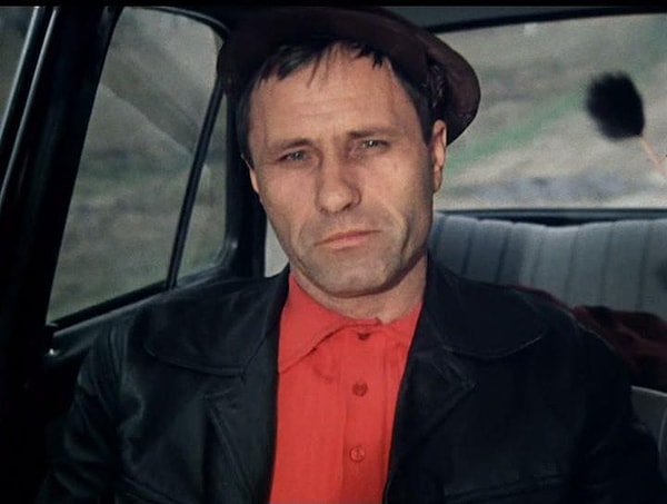 6. Сколько не виделся с матерью вор-рецидивист Егор Прокудин из картины "Калина красная"?